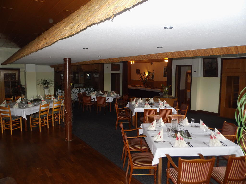 Hotel Zum Lutten Didi Friedeburg Ngoại thất bức ảnh