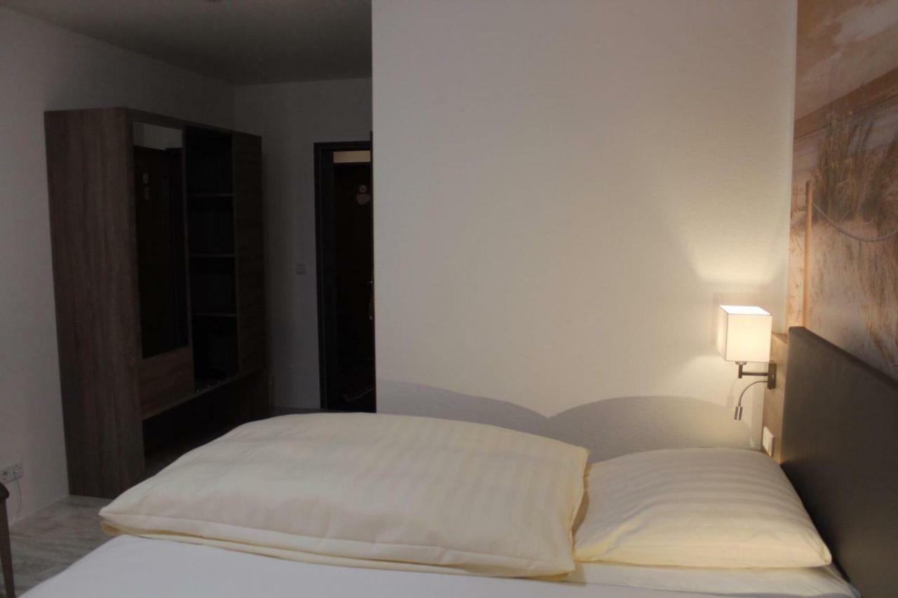 Hotel Zum Lutten Didi Friedeburg Ngoại thất bức ảnh